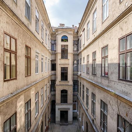 Lonyay Grand Central Budapest Kültér fotó