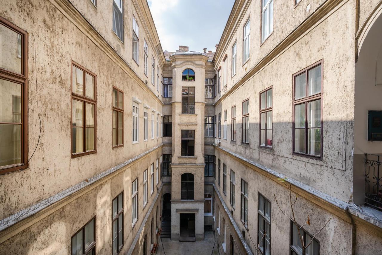 Lonyay Grand Central Budapest Kültér fotó